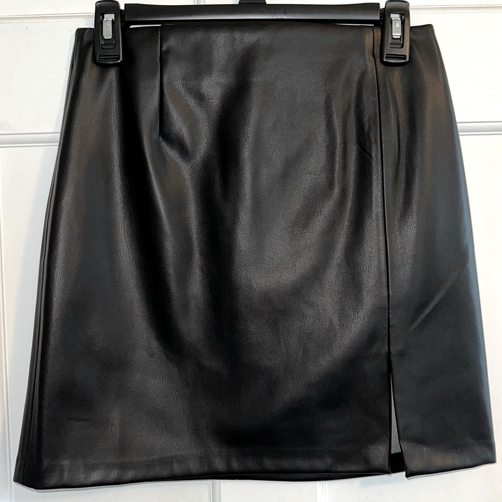 NWT Zara Women’s Faux Leather Skirt